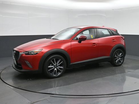 Used 2018 MAZDA CX-3 Touring FWD image 3