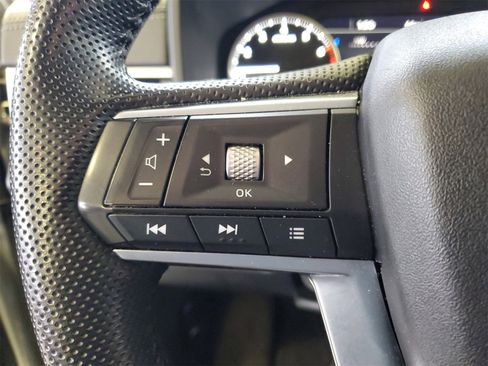 Used 2023 Mitsubishi Outlander SE image 11