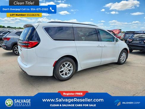 Used 2022 Chrysler Pacifica Touring-L FWD image 4
