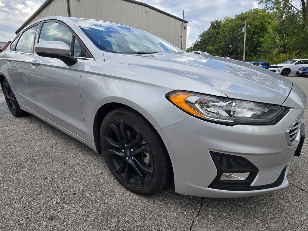 Used 2019 Ford Fusion SE w/ Equipment Group 151A FWD image 11