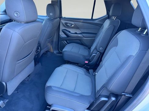 Used 2022 Chevrolet Traverse LT image 34