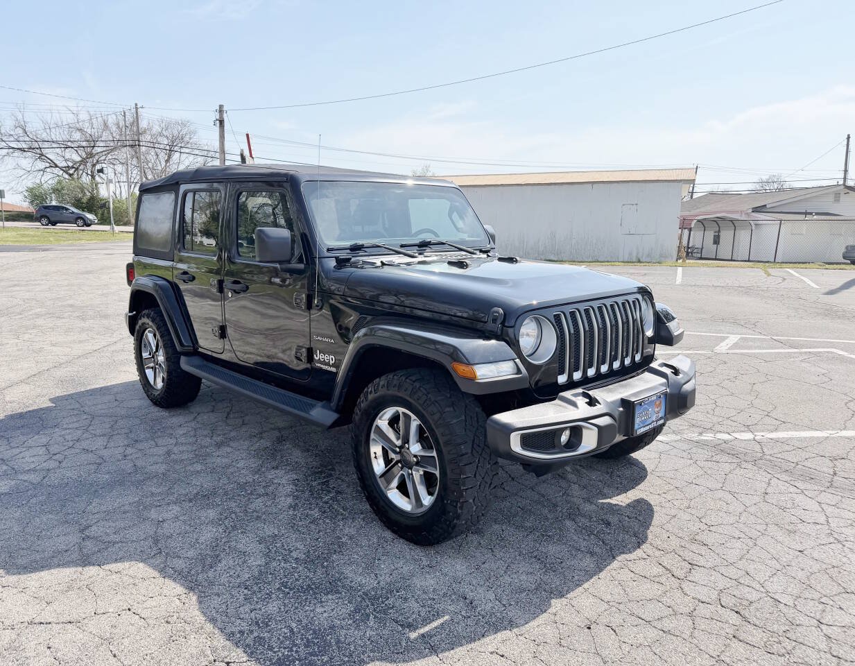 Used 2018 Jeep Wrangler Unlimited Sahara AWD/4WD image 3
