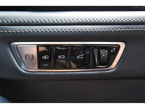 Used 2025 Cadillac Escalade IQ Sport 2 AWD/4WD image 20