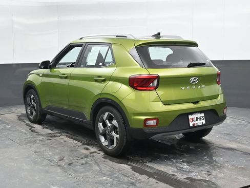 Used 2022 Hyundai Venue SEL image 42