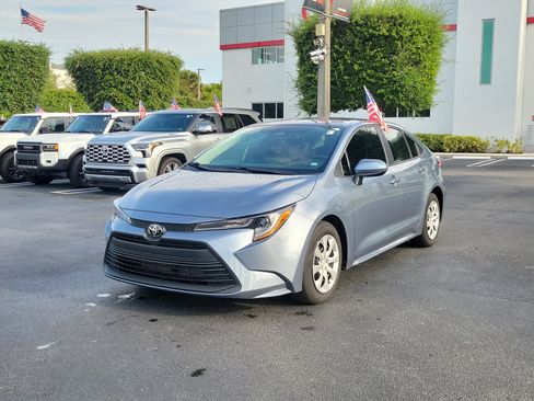 Used 2026 Toyota Corolla LE FWD image 5