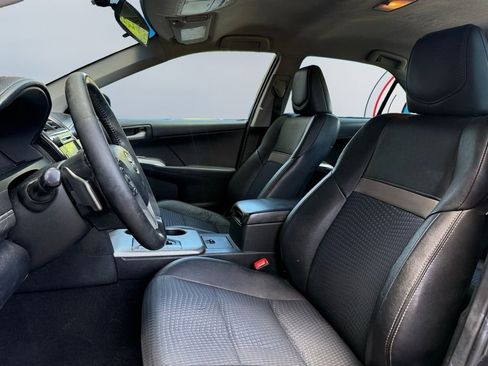 Used 2012 Toyota Camry SE image 10