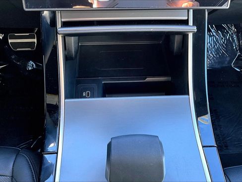 Used 2025 Land Rover Range Rover Evoque Dynamic SE image 32