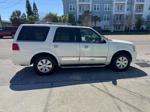 Used 2007 Lincoln Navigator Luxury 4dr SUV image 9