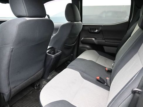 Used 2020 Toyota Tacoma TRD Off-Road image 14