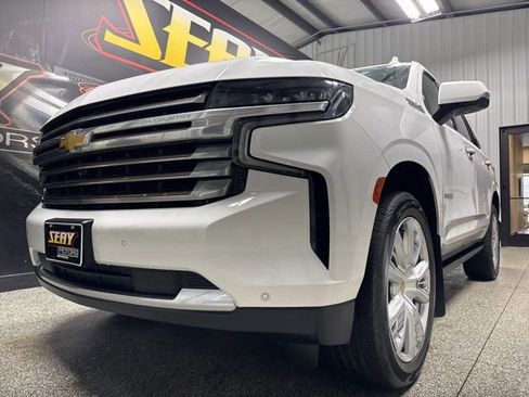 Used 2021 Chevrolet Tahoe High Country w/ Premium Package image 2