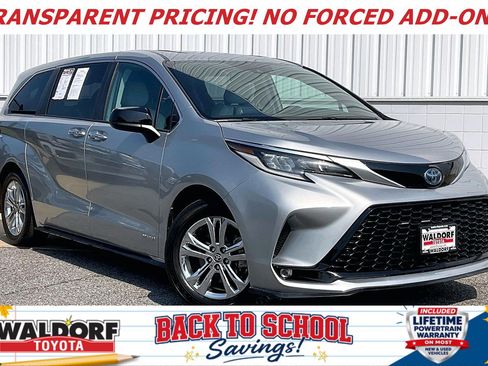 Used 2021 Toyota Sienna XSE AWD/4WD image 1