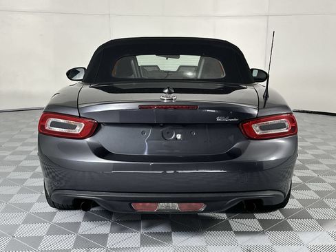 Used 2018 FIAT 124 Spider Classica w/ Technology & Siriusxm Group RWD image 7