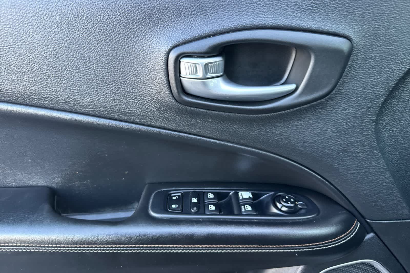Used 2021 Jeep Compass Latitude FWD image 12