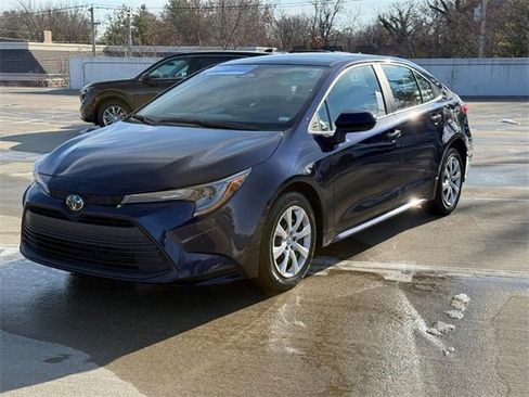 Used 2024 Toyota Corolla LE image 8