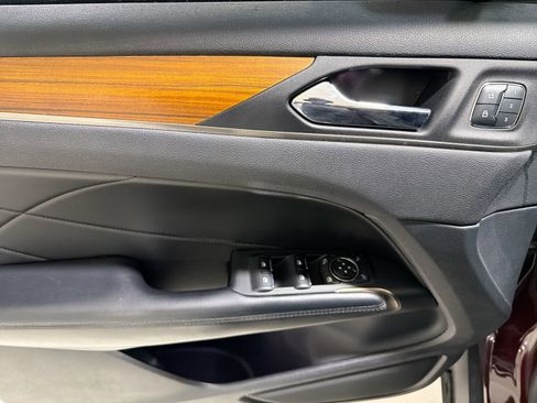 Used 2018 Lincoln MKC Select w/ Select Plus Package FWD image 12