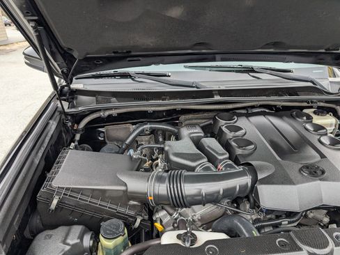 Used 2015 Toyota 4Runner Limited image 23