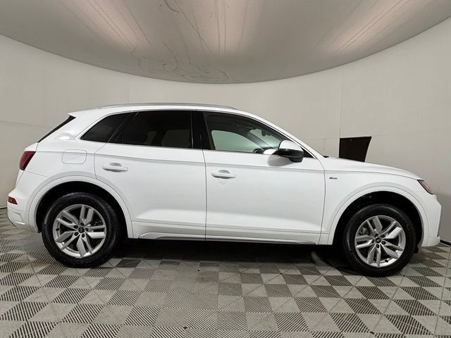 Used 2022 Audi Q5 2.0T Premium w/ Convenience Package AWD/4WD image 8