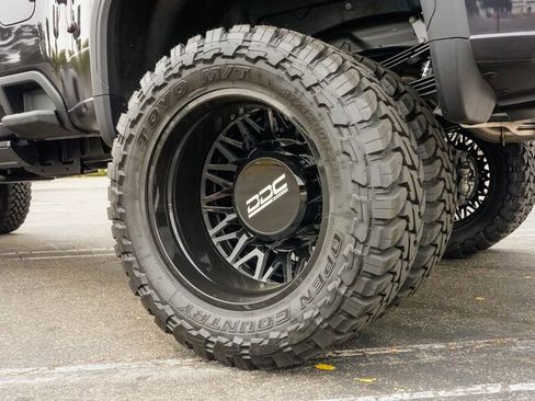 New 2026 GMC Sierra 3500 Denali Ultimate AWD/4WD image 13