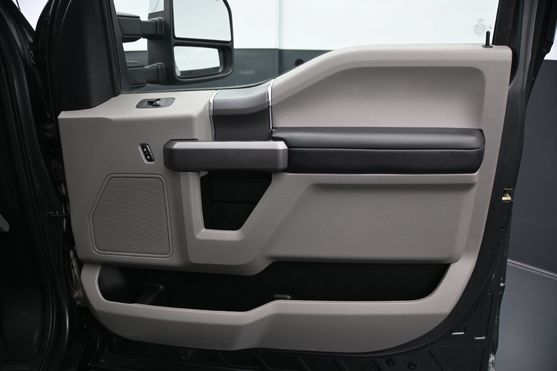 Used 2019 Ford F250 XLT w/ XLT Premium Package AWD/4WD image 12