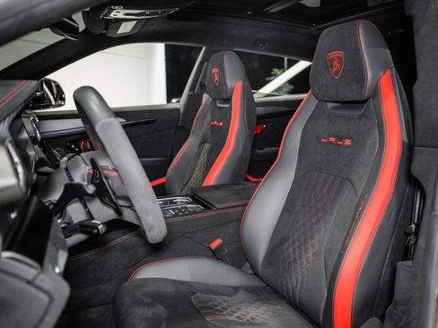 Used 2024 Lamborghini Urus Performante AWD/4WD image 17