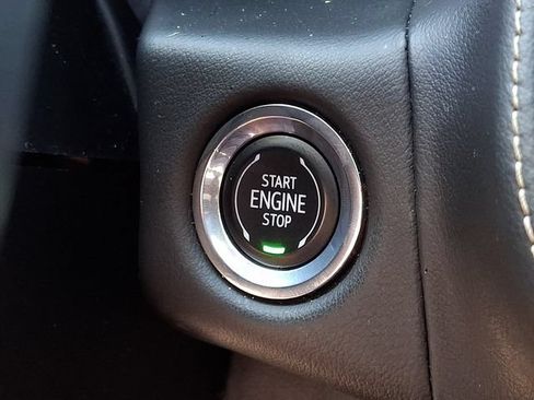 Used 2023 Chevrolet Suburban Premier AWD/4WD image 19