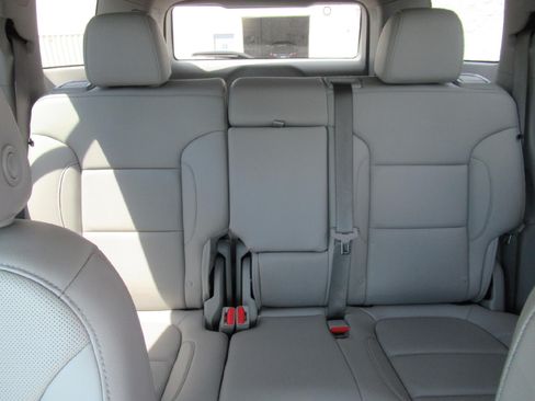 Certified 2023 GMC Acadia SLT AWD/4WD image 10