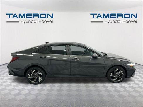 New 2025 Hyundai Elantra Limited image 6