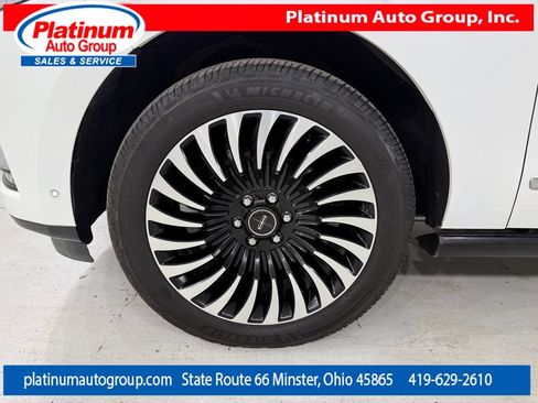 Used 2020 Lincoln Navigator Black Label w/ Cargo Convenience Package AWD/4WD image 57
