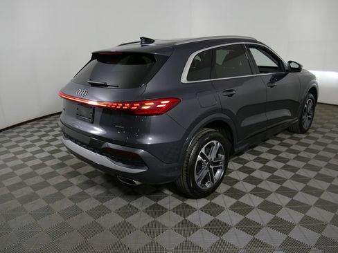 Certified 2025 Audi Q5 Premium w/ Convenience Package AWD/4WD image 3