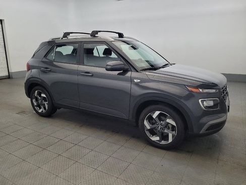 Used 2023 Hyundai Venue SEL FWD image 11