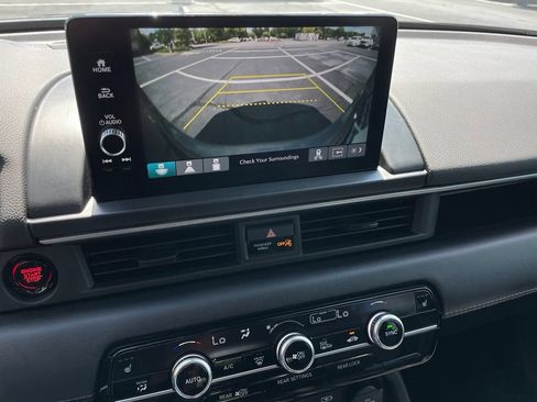 Certified 2025 Honda Pilot EX-L image 17