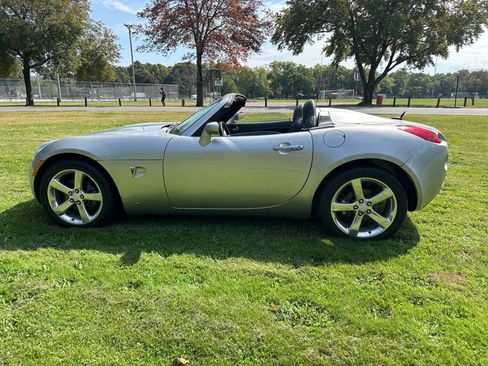 Used 2007 Pontiac Solstice Convertible w/ Premium Package image 15
