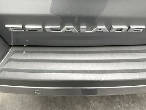 Used 2019 Cadillac Escalade Premium Luxury w/ LPO, Radiant Package image 15