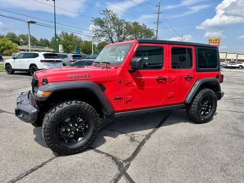 Used 2025 Jeep Wrangler Unlimited Sport AWD/4WD image 3