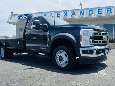 Used 2024 Ford F550 4x4 Regular Cab Super Duty w/ XL Chrome Package image 2