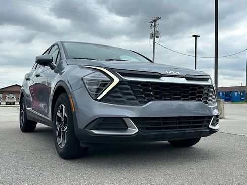 Used 2025 Kia Sportage LX image 11