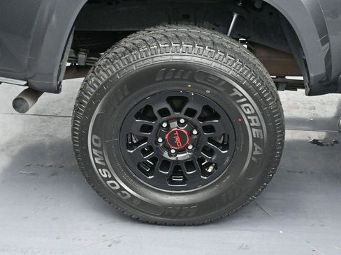 Used 2020 Toyota Tacoma SR5 image 31