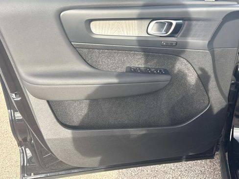 Certified 2024 Volvo XC40 B5 Plus w/ Climate Package image 16