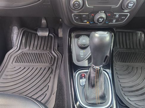 Used 2018 Jeep Compass Limited image 20