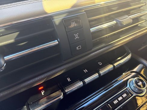 Used 2022 Lincoln Corsair Reserve image 22