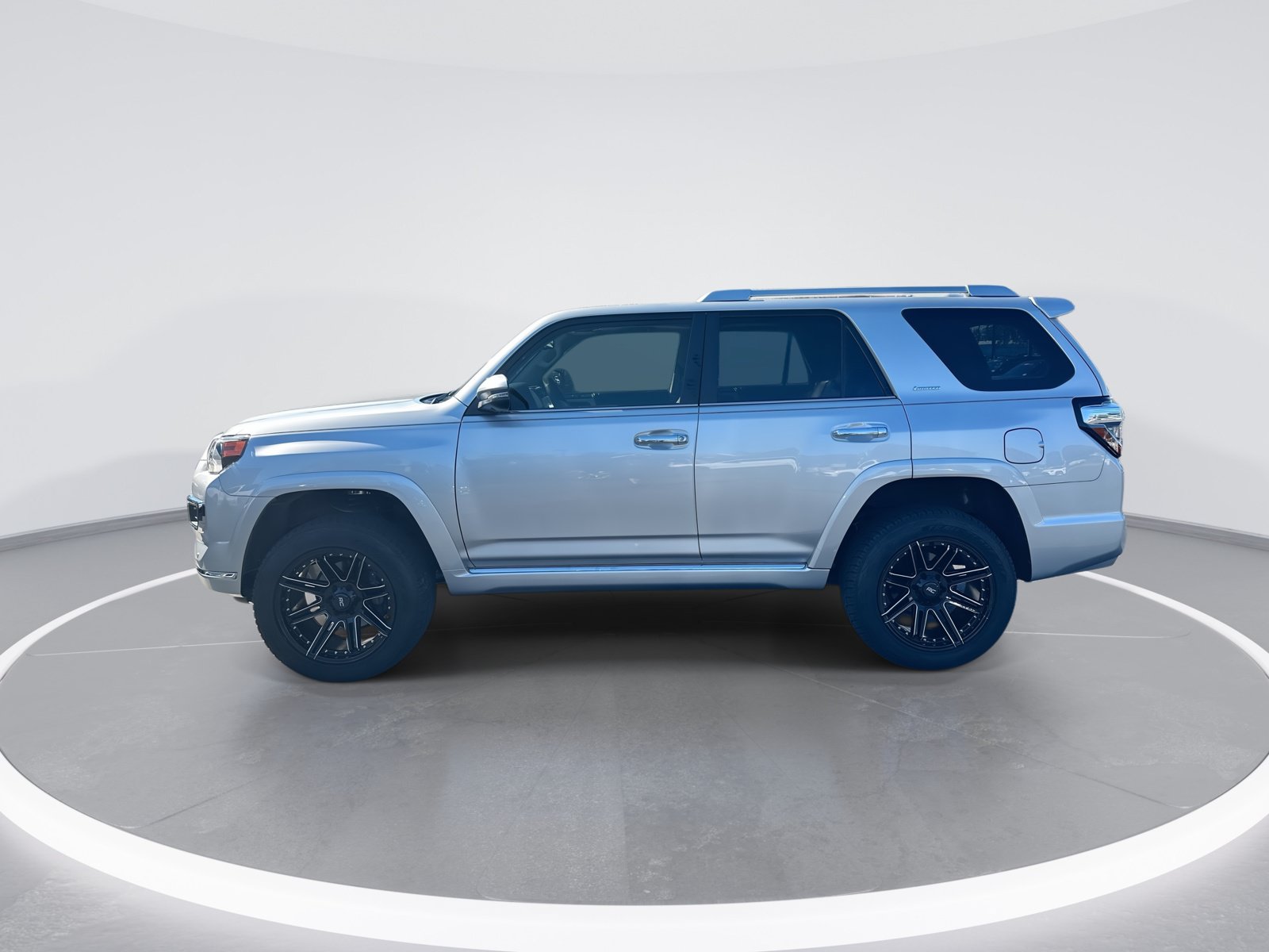 Used 2023 Toyota 4Runner Limited AWD/4WD image 6