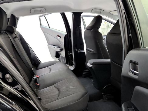 Certified 2019 Toyota Prius LE image 18