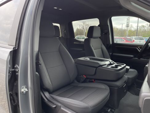 Used 2025 Chevrolet Silverado 1500 LT image 36