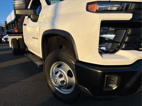 Used 2025 Chevrolet Silverado 3500 W/T w/ WT Convenience Package image 33