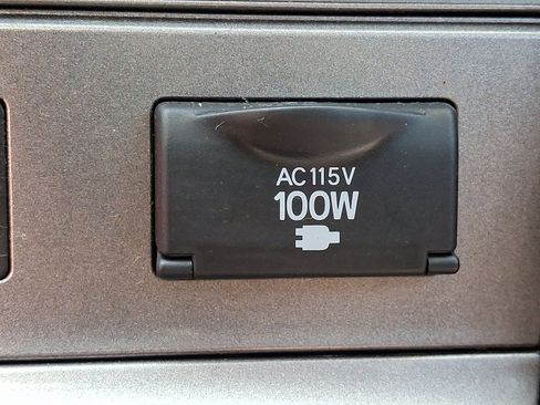 Used 2005 Pontiac Vibe AWD w/ Power Group Value Package image 23
