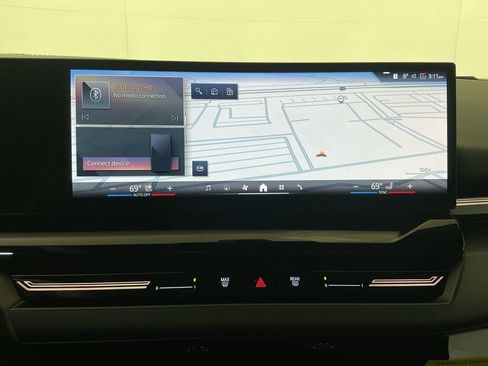 Certified 2025 BMW 530i w/ Premium Package image 11