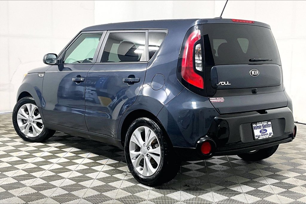 Used 2016 Kia Soul + FWD image 11
