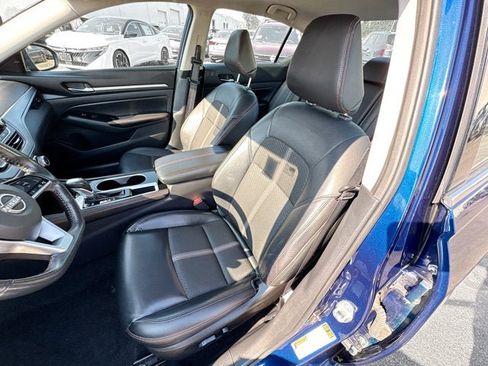 Used 2024 Nissan Altima 2.5 SR FWD image 16
