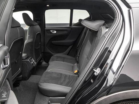 Used 2023 Volvo XC40 B5 Plus w/ Protection Package Premier image 23