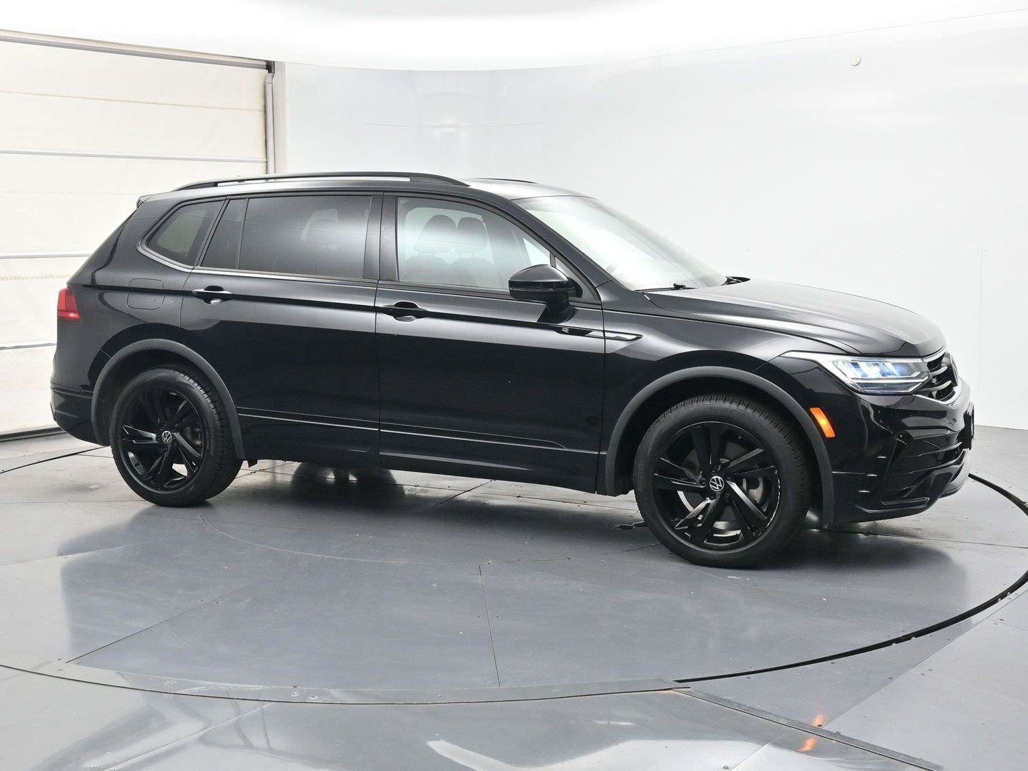 Used 2023 Volkswagen Tiguan SE R-Line AWD/4WD image 26